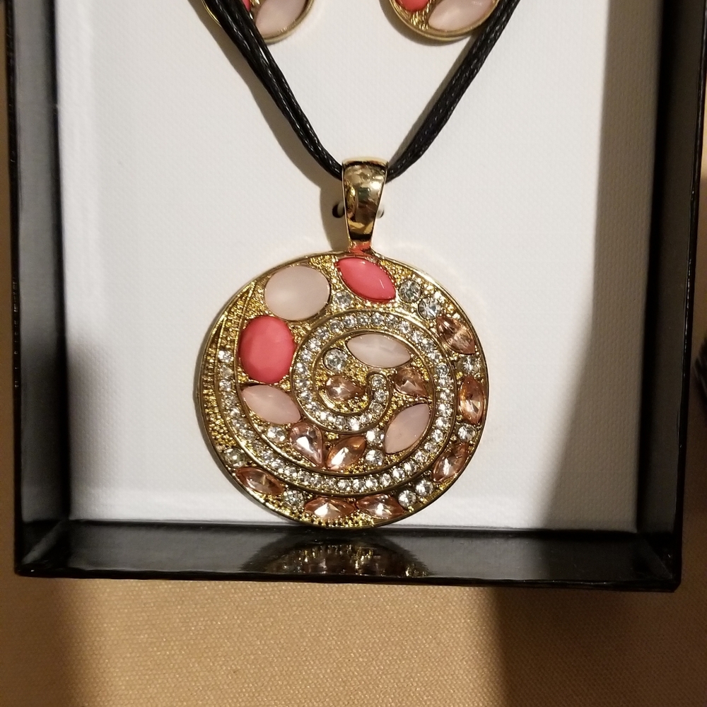 Necklace set - Picture 14 of 16